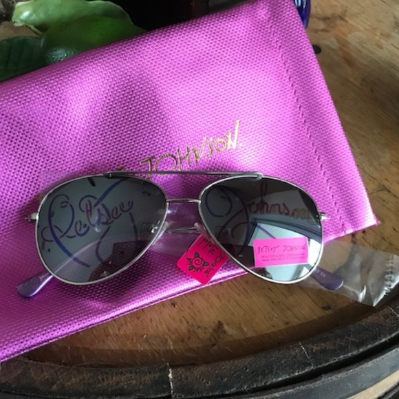 BETSEY JOHNSON Silver Signature UV Sunglasses 5 - Picture 1 of 6